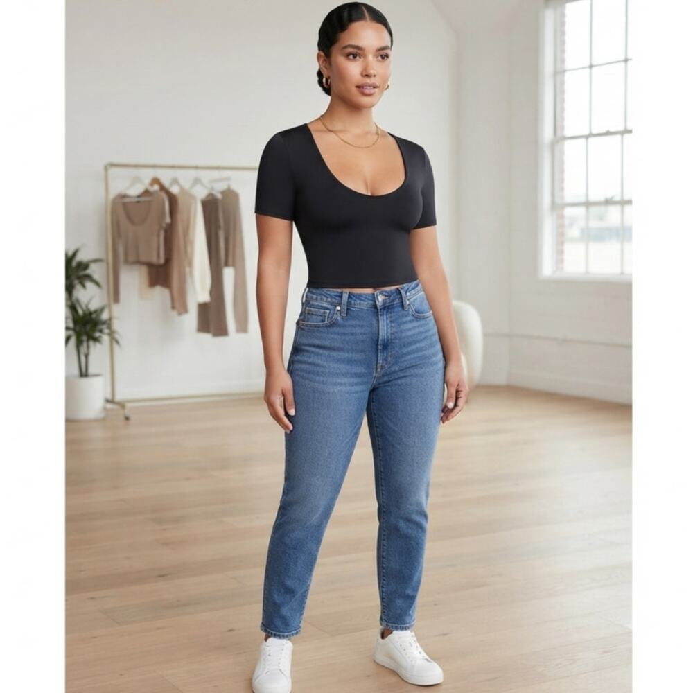 Good American Scoop Neck Compression Top Short Sleeve Tee GT0414 Clean Girl L